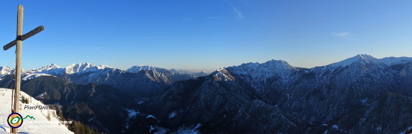 78 La croce panoramica sulla valle e i suoi monti.jpg